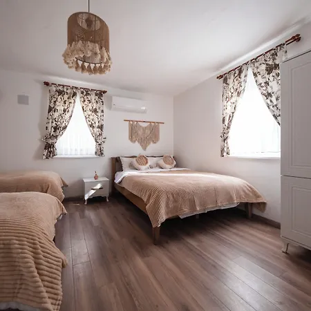 Heros Hotel